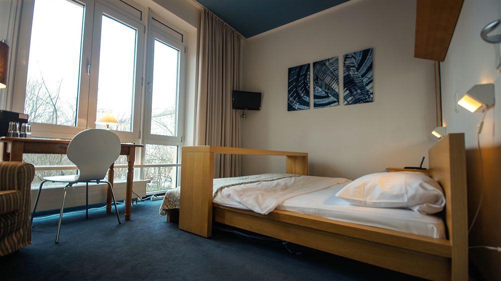 Midi Inn Parkhotel Mitte Берлин Екстериор снимка